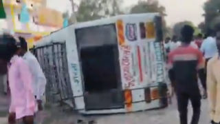 Uttar Pradesh: 4 Students Dead, Several Injured as School Bus Overturns ...