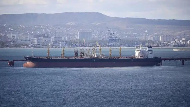 Oil tanker