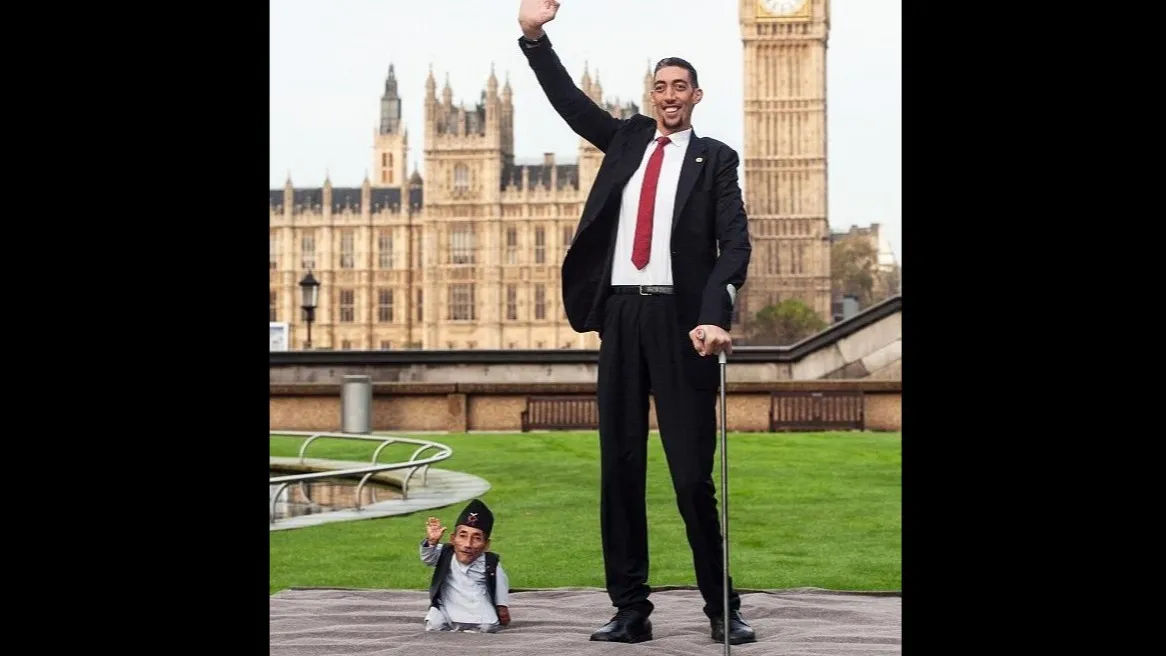 World's tallest man, Sultan Kosen meets World's shortest man