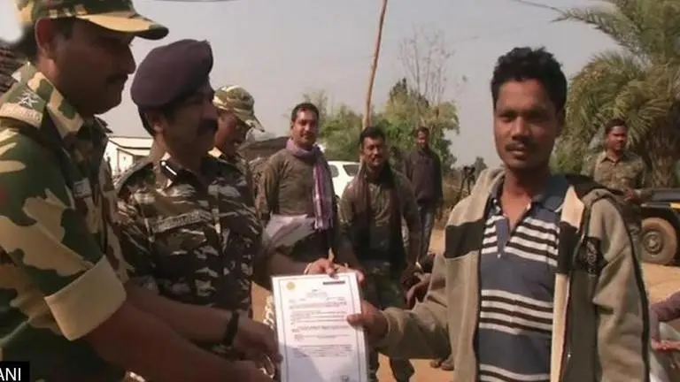 Maharashtra Police distribute 3,000 caste certificates to tribals under 'Project Pragati' Maharashtra