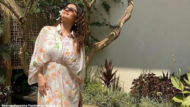 Raveena Tandon shares appreciation post for a fan who braved sun to give her a rose Raveena Tandon