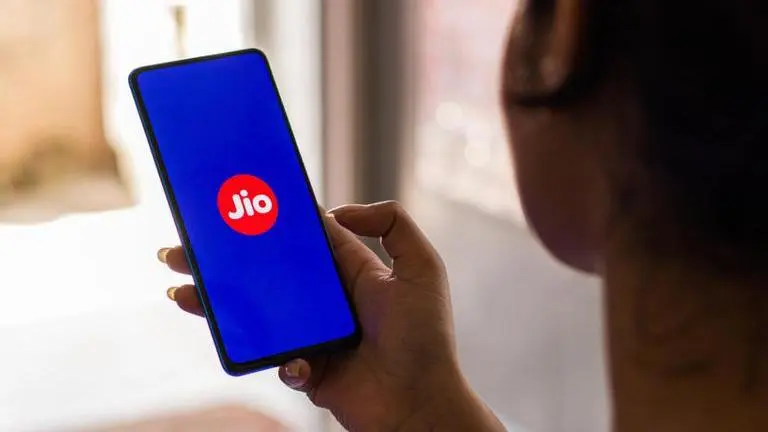 What is Jio PostPaid Plus? What is Reliance Jio offering with the new PostPaid plans what is jio postpaid plus