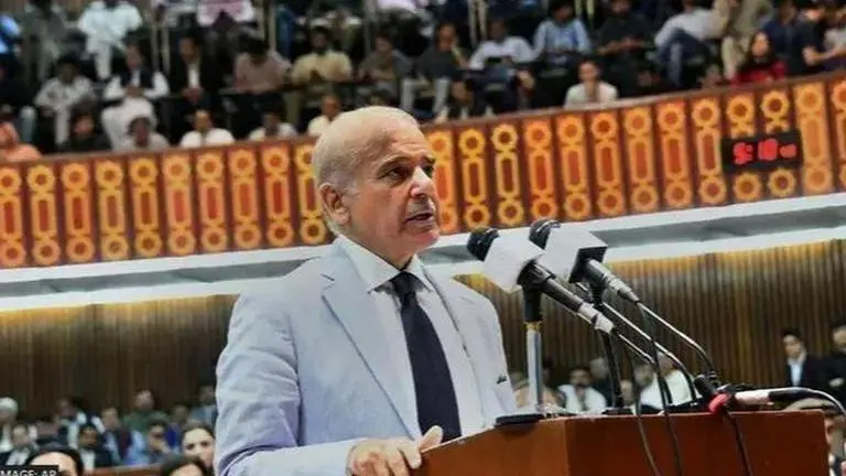 Pakistan: A Bleeding Economy & High Cost of Security A bleeding economy - high cost of security