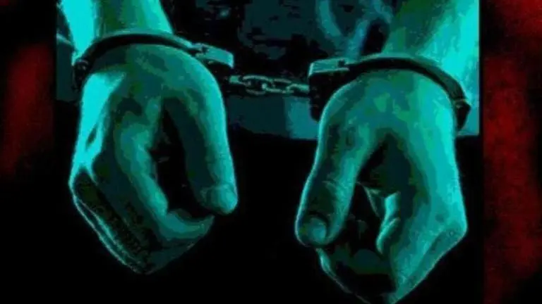 3 held for bank robbery bid in Mumbai 3 held for bank robbery bid in Mumbai