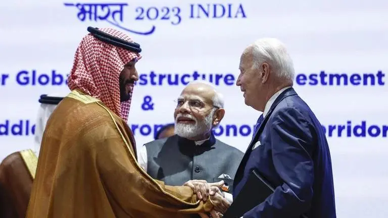 PM Modi facilitates Biden-MBS handshake at the G20 Summit | Watch G20 Summit