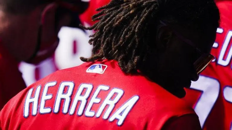 Herrera plays first game since arrest for domestic violence