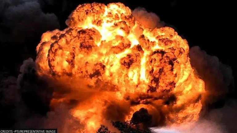 Bangladesh: 7 killed, 50 injured in building collapse after massive explosion Bangladesh