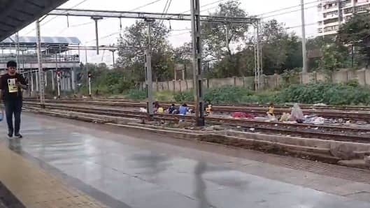Viral Video of Food Preparation on Mumbai Train Tracks Prompts Railways ...