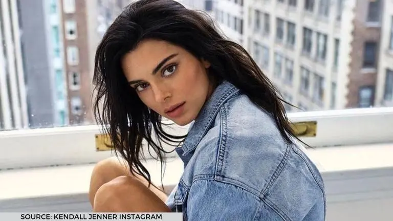 Kendall Jenner photographs herself in a stunning avatar for a latest campaign; See pics Kendall Jenner