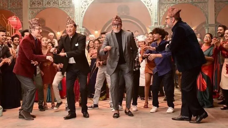 Amitabh Bachchan shares new still from 'Uunchai' set with Anupam Kher and Boman Irani amitabh bachchan