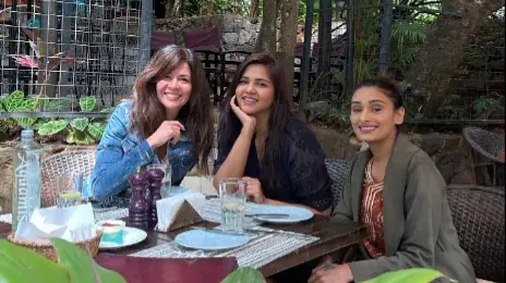 Dalljiet Kaur Back In Kenya Amid Separation Rumours From Estranged Husband Nikhil Patel Dalljiet Kaur