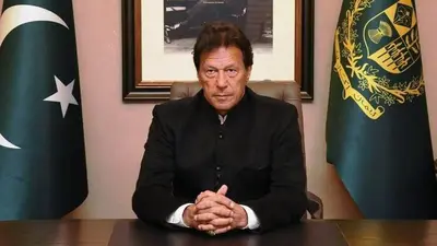 Pakistan PM Imran Khan asks party leaders for legal strategy to bring back Sharif from UK