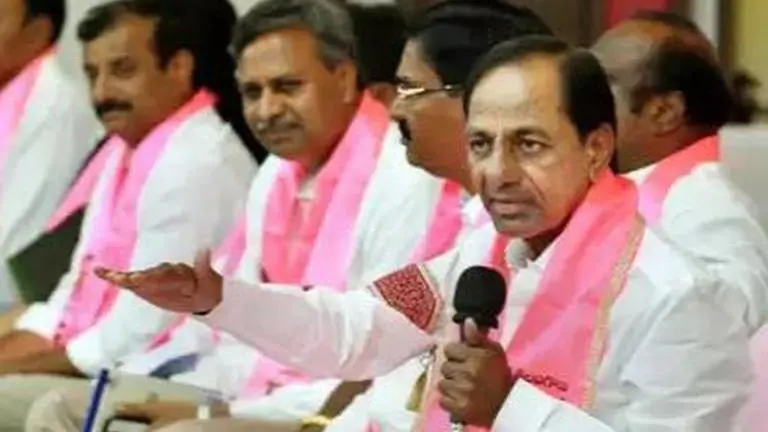 India News LIVE | Over 30 BRS leaders join Congress days after KCR skipped Opposition meet India news LIVE | Vadra-Congress backs former US President Obama's minority remark amid row