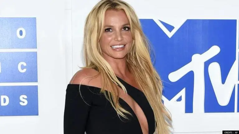 why britney spears deleted instagram account