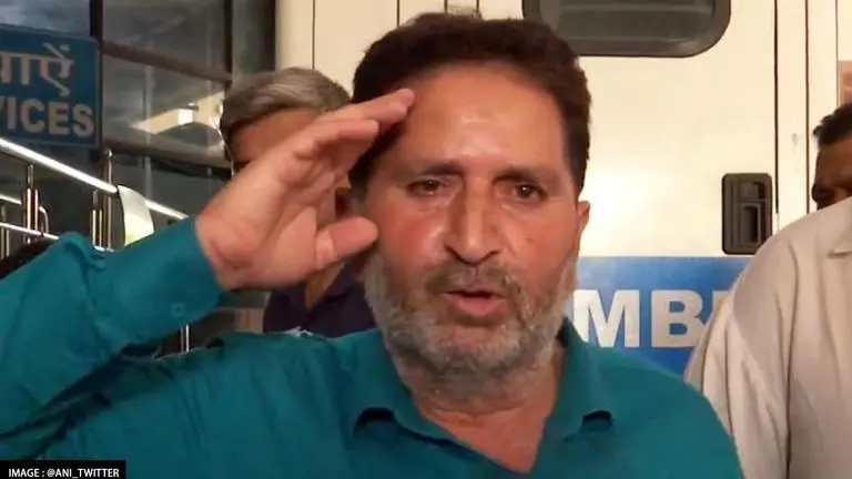 Injured medical student's father salutes PM Modi for airlifting his son from Dhaka PM Modi