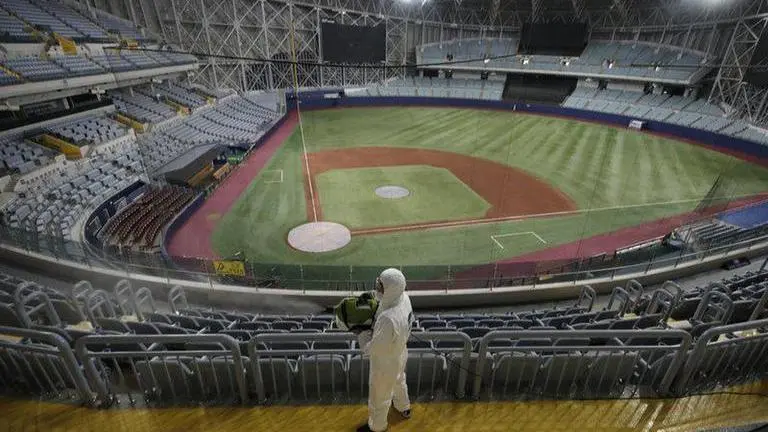 With restrictions, fans set to return to SKorean baseball