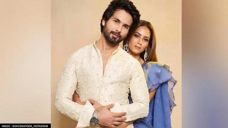 Shahid Kapoor enjoys 'work day' with wife Mira Rajput as latter surprises him on sets; See shahid kapoor