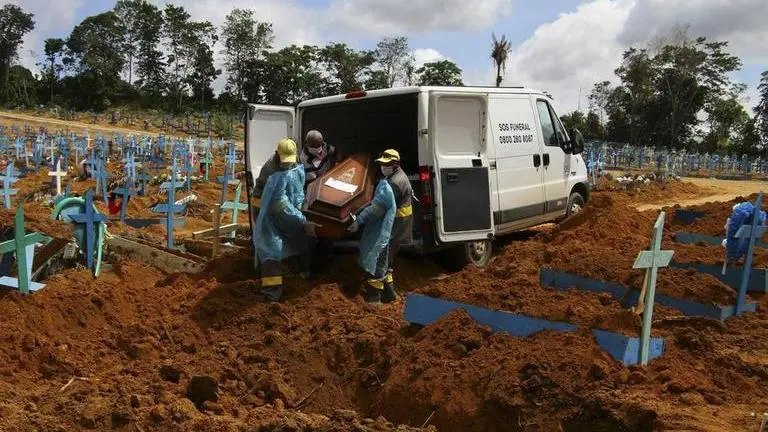 Brazil's pandemic deaths top 200,000 amid a return to fun Brazil's pandemic deaths top 200,000 amid a return to fun