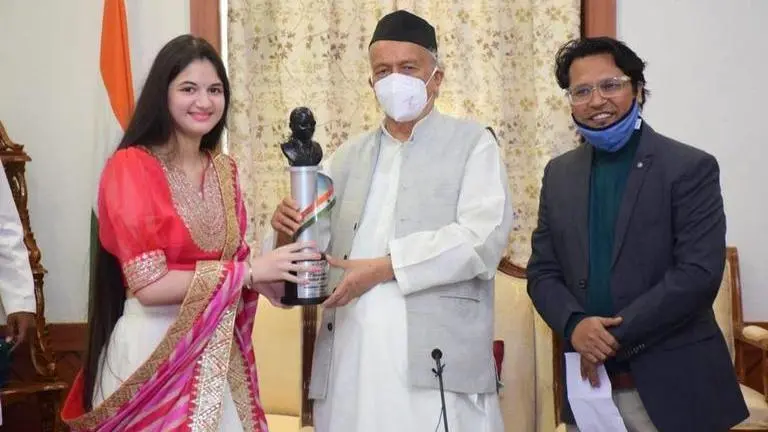 Bajrangi Bhaijaan's Harshaali Malhotra honoured with Bharat Ratna Dr Ambedkar Award 2021 Harshaali Malhotra, Governo of Maharashtra, Harshaali Malhotra awarded dr ambedkar award, Bajrangi Bhaijaan actor Harshaali Malhotra