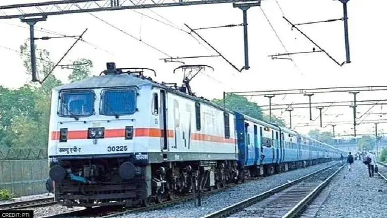 Railway Recruitment 2022: RRC CR invites applications for 2422 posts, 12th pass can apply Railway Recruitment 2022