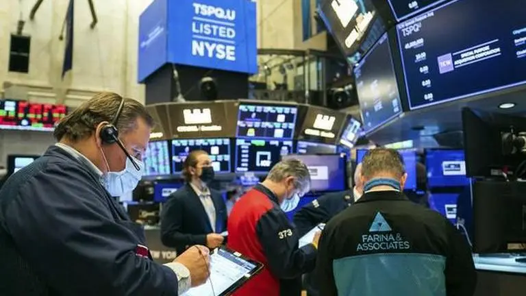 Stocks drift lower on Wall Street; yields continue to ease