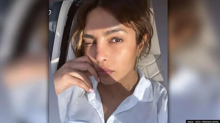 Priyanka Chopra masters no-makeup look in latest selfie, shares a glimpse into her car jam Priyanka Chopra