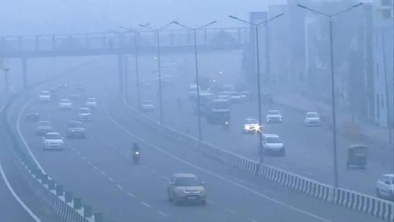 Delhi: Toxic air affecting the underprivileged children on the streets Delhi