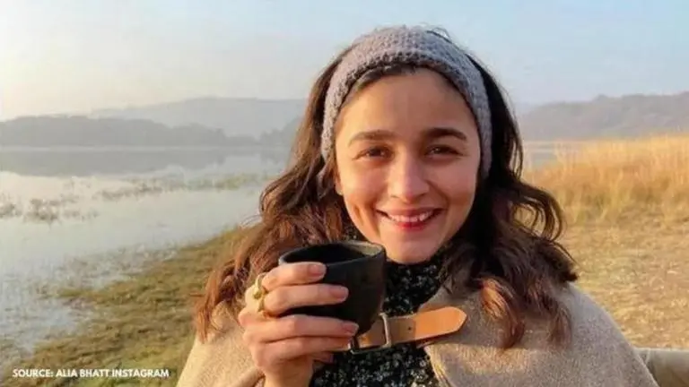 Alia Bhatt hops on 'post a picture of' trend; reveals her favourite destination and books alia bhatt
