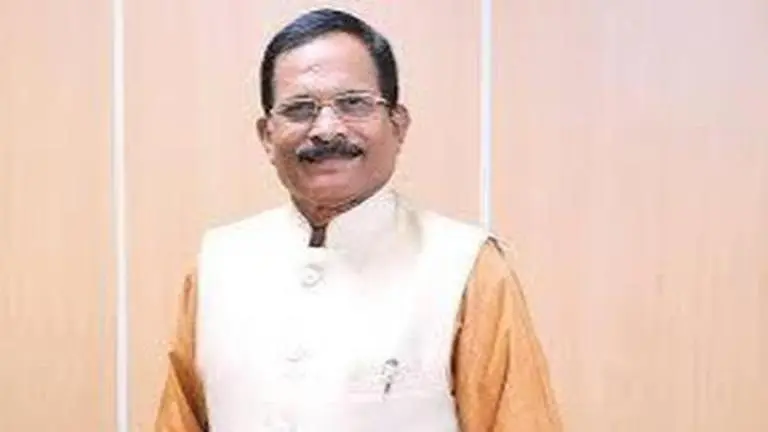 Goa Navy MIG crash: Union Minister Naik praises pilots Shripad Naik