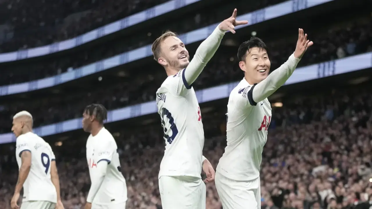 Son delivers best impression of Kane to propel Tottenham to 2-0 win over Fulham in Premier League Son