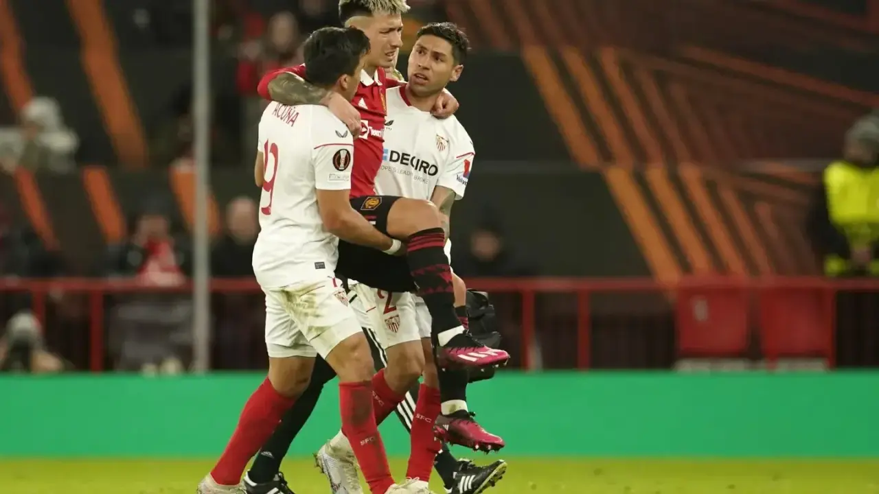 'Have to be patient': Manchester United defender Lisandro Martinez offers injury update Lisandro Martinez is recovering from an injury.