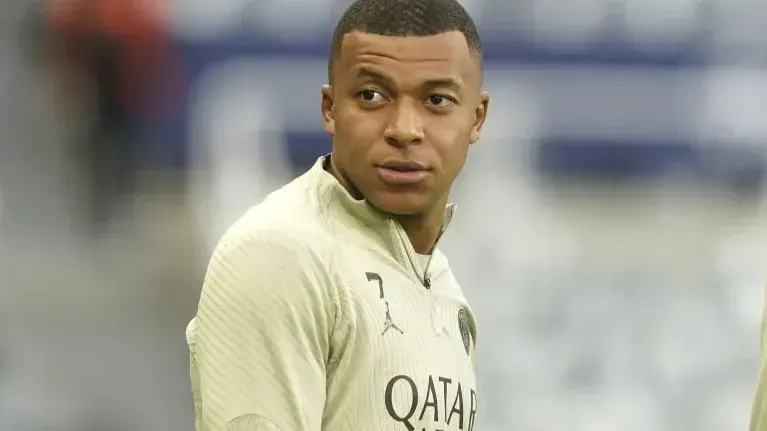 'A new difficult test': Kylian Mbappe's big message to PSG teammate following UCL loss to BVB Kylian Mbappe