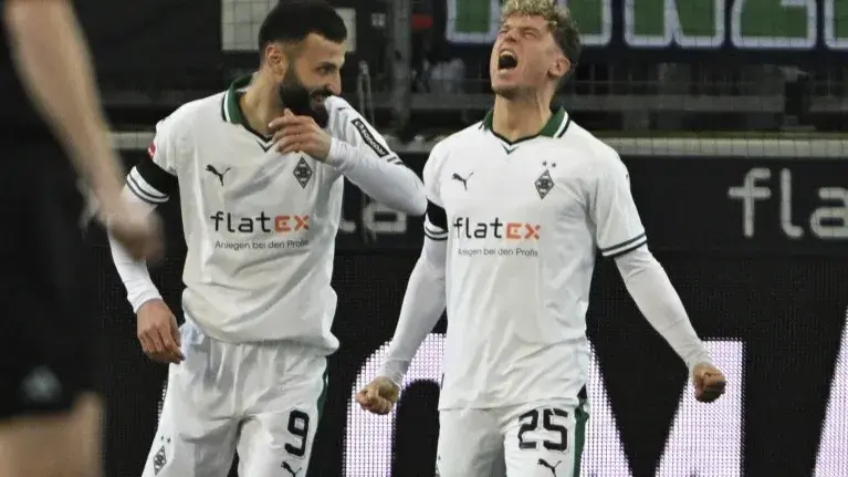 Surprise Bundesliga contender Stuttgart starts 2024 with a loss to Gladbach after 21-second goal Monchengladbach