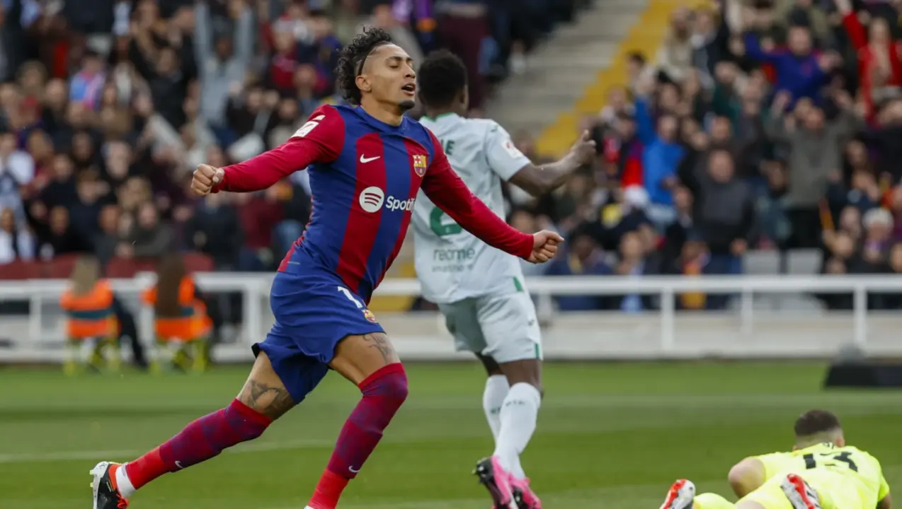 Raphinha stars as Barcelona beats Getafe 4-0 to move into 2nd place in Spain Raphinha