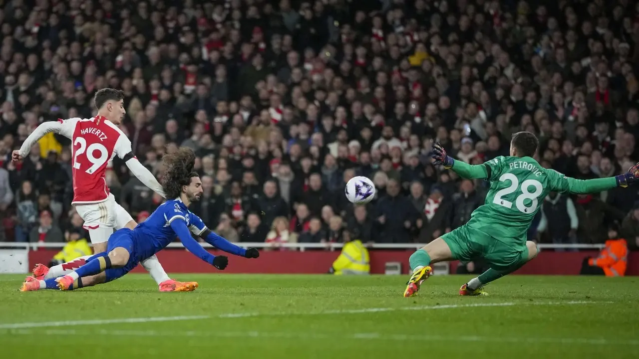 Kai Havertz scores 2 as Arsenal routs Chelsea 5-0 to cement Premier League lead Kai Havertz