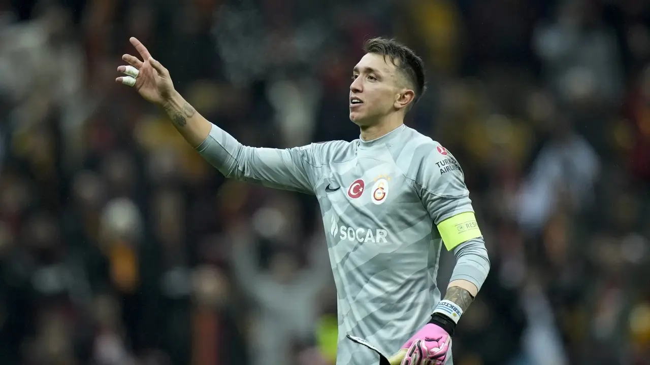 Galatasaray's Uruguayan goalkeeper Fernando Muslera, 37, retires from international soccer Fernando Muslera