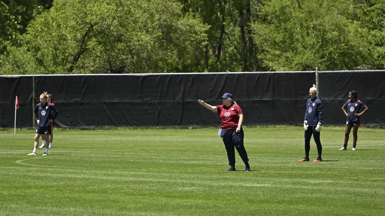 New coach Emma Hayes conducts 1st practice with US women's soccer team, preparing for Paris Games Emma Hayes