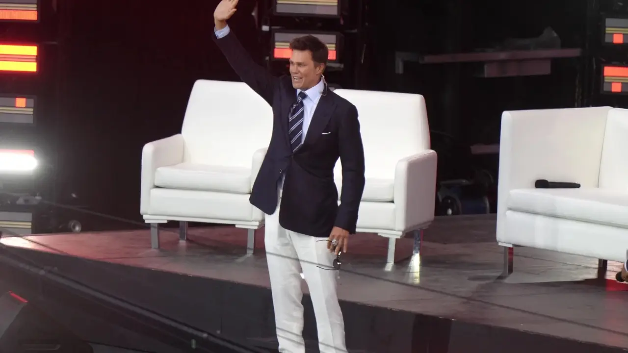 Tom Brady enshrined into Patriots Hall of Fame during star-studded night Tom Brady