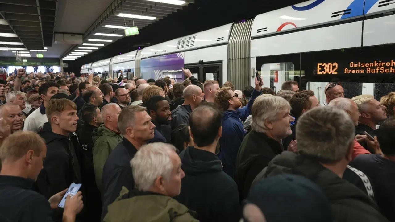 Soccer fans unhappy with transport issues at Euro 2024 but authorities downplay concerns Complaints from soccer fans about transportation issues around the European Championship game between England and Serbia in Gelsenkirchen were downplayed by local authorities on Monday.