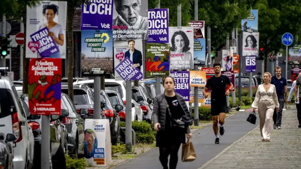 Voting in 20 EU Countries Under Way as Elections for the European Parliament Enters its Final Day Voting in 20 EU countries enters its final day