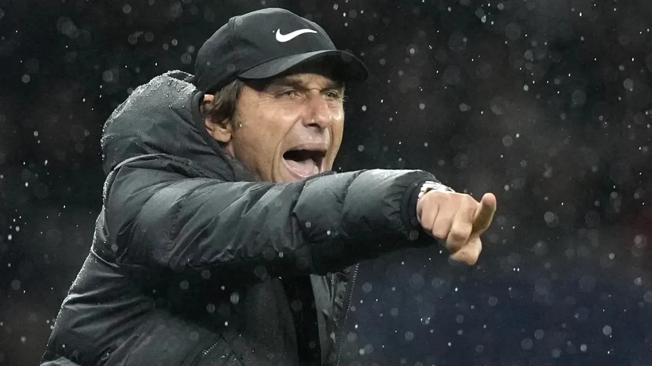 Napoli makes Antonio Conte its fifth manager in just over a year Antonio Conte