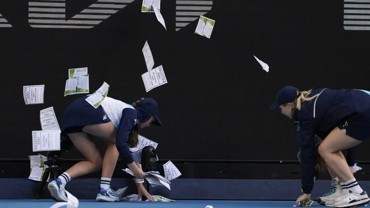'You’re watching tennis, bombs are dropping on Gaza': Protestor Zverev vs Norrie Aus Open match Protestor disrupts Australian Open match