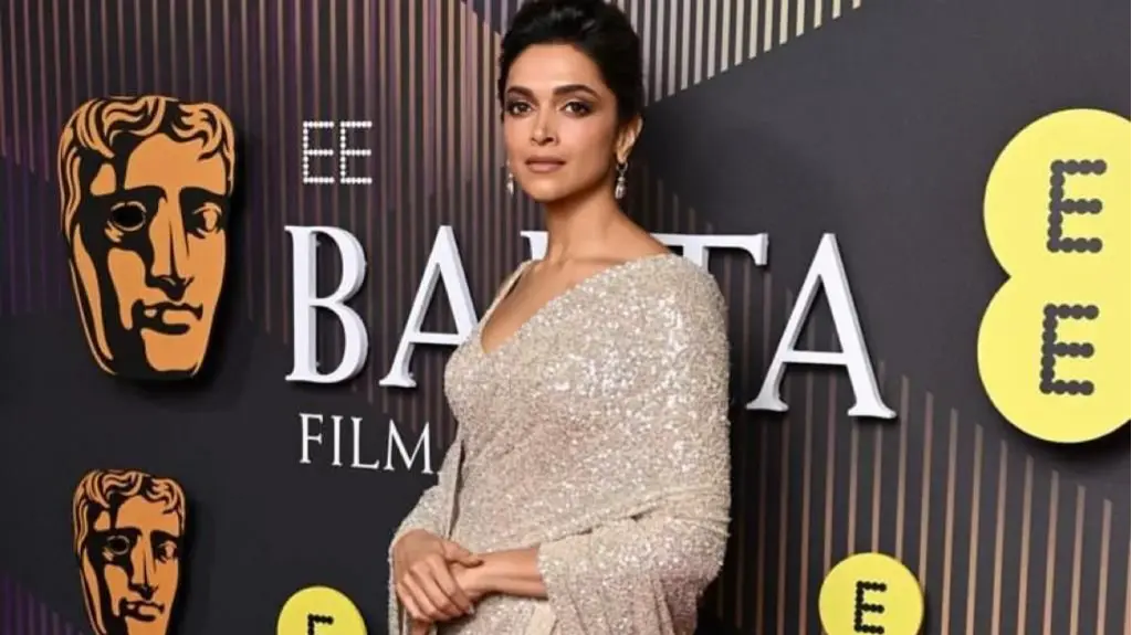 Deepika Padukone's White Saree Fashion Has Become A Statement In Itself And It's Impeccable Deepika Padukone