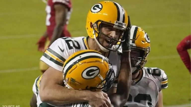 Aaron Rodgers becomes only 2nd QB in NFL to execute stunning feat after first 8 games aaron rodgers
