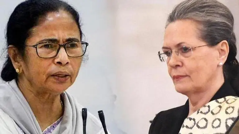 Mamata Banerjee slams INC for not taking politics 'seriously', says BJP getting stronger Mamata Banerjee, Sonia Gandhi