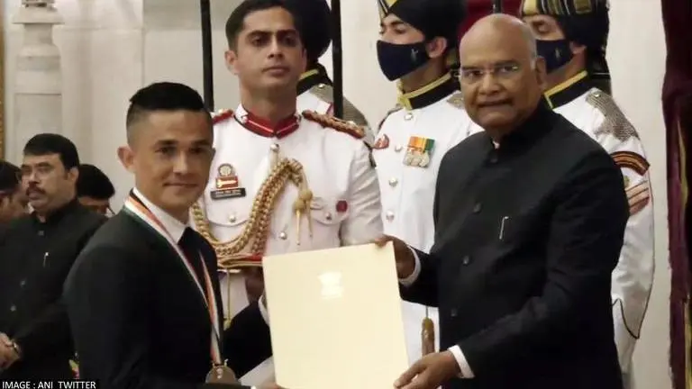 Sunil Chhetri conferred with Khel Ratna award 2021; receives honour from President Kovind Sunil Chhetri