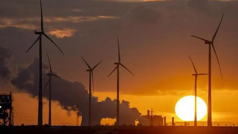 World leaders gather to discuss worsening climate problems at COP 27, but observers don't expect much Egypt