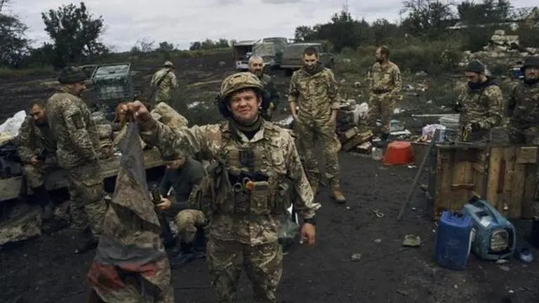 Ukraine’s Defense Ministry shares video of soldier on front lines amid war with Russia Ukraine