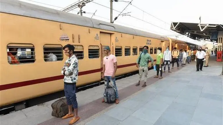 Nearly 10 lakh migrants ferried from Maha by special trains