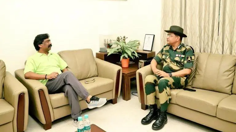 BSF DG meets Hemant Soren in CM's official residence